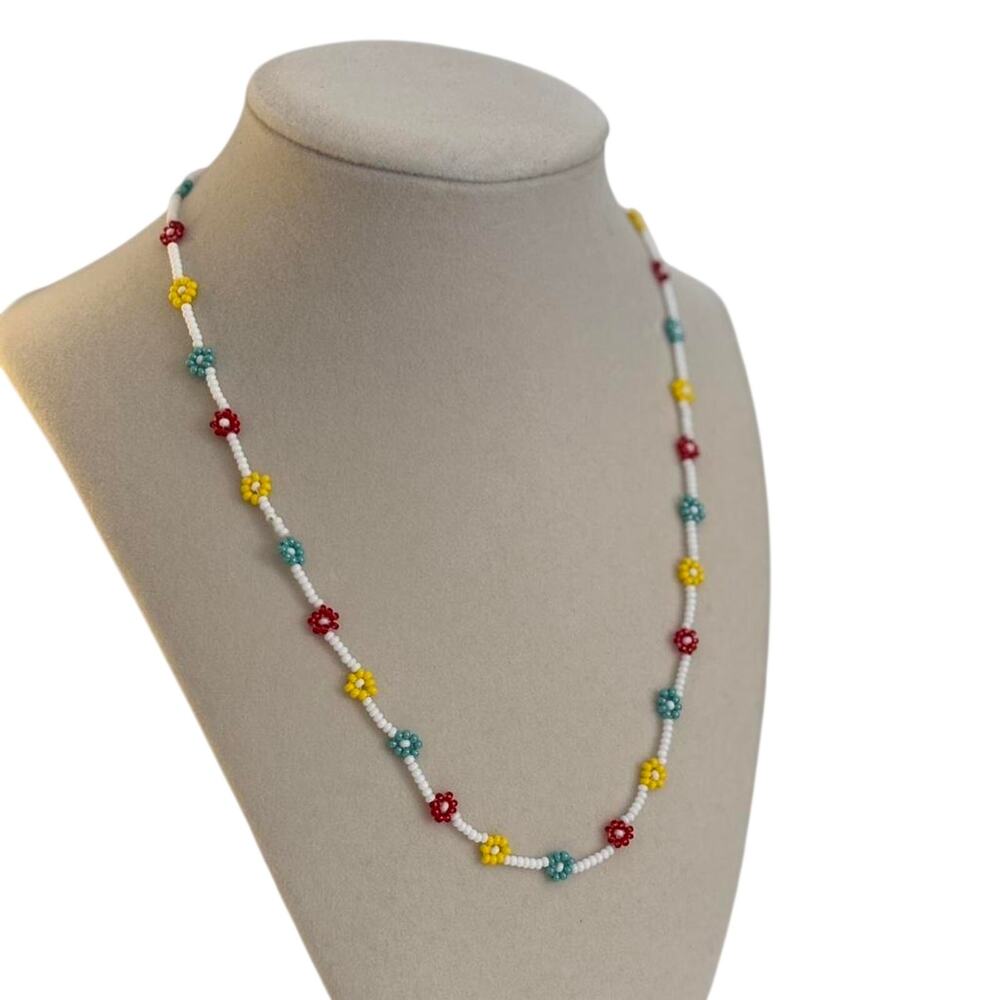 Handmade Colorful Daisy Beaded Necklace Y2K Floral Seed Bead Jewelry - Picture 3 of 4